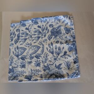 Set Of 4 Blue And White Roses And Floral Cloth Napkins